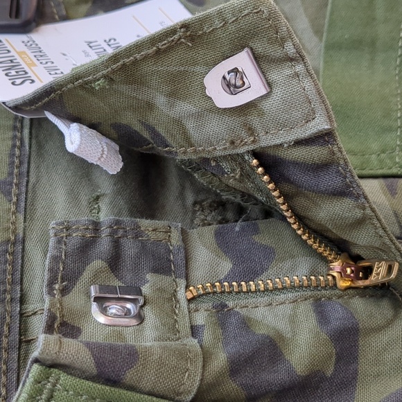 NWT Signature by Levi Strauss & Co Boys Camo Utility Pants 6 Regular - Picture 4 of 9